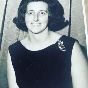 Meet your Posher, Carmela